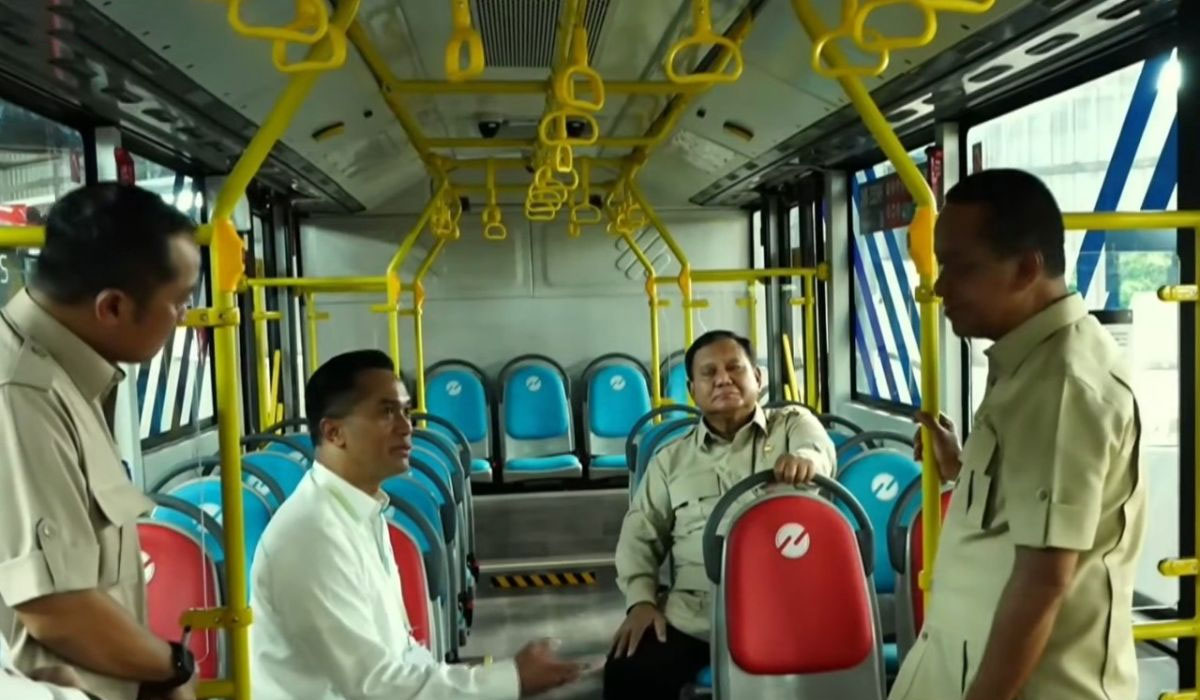 Geger! Prabowo Tiba di Pabrik VKTR Magelang, Langsung Tinjau Bus Listrik Transjakarta Geger! Prabowo Tiba di Pabrik VKTR Magelang, Langsung Tinjau Bus Listrik Transjakarta
